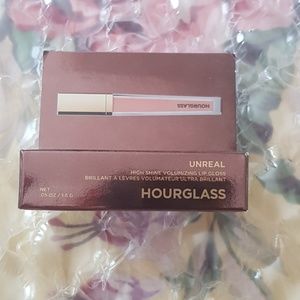 UNREAL™HIGH SHINE VOLUMIZING LIP GLOSS